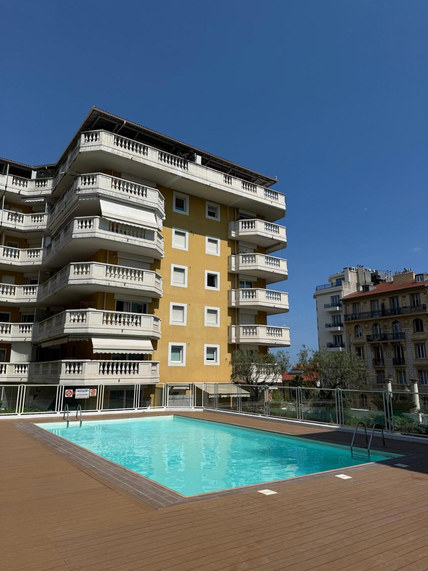 Beautiful 2-room Apartment Nice