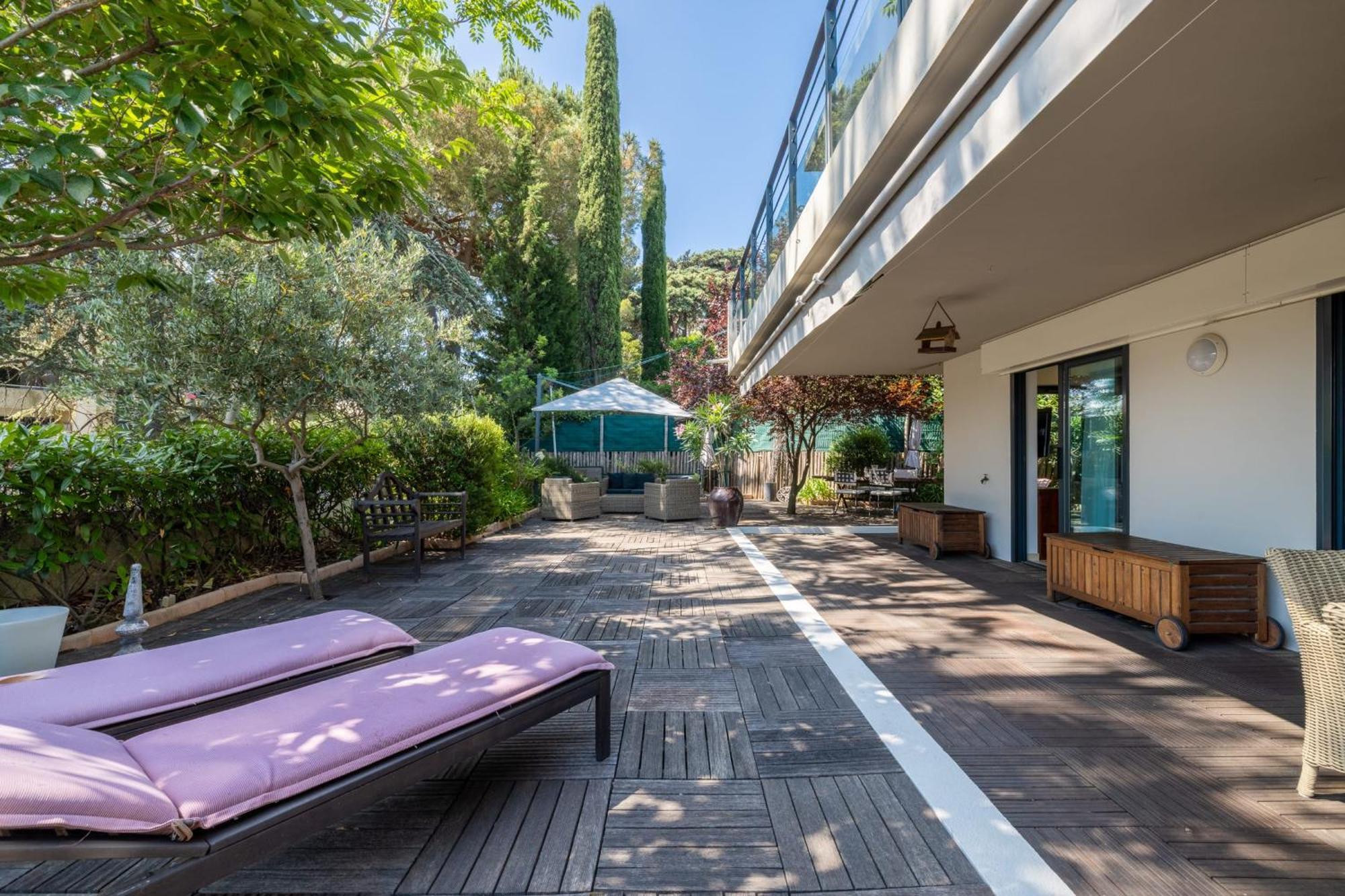 De La Colline - Welkeys * Nice