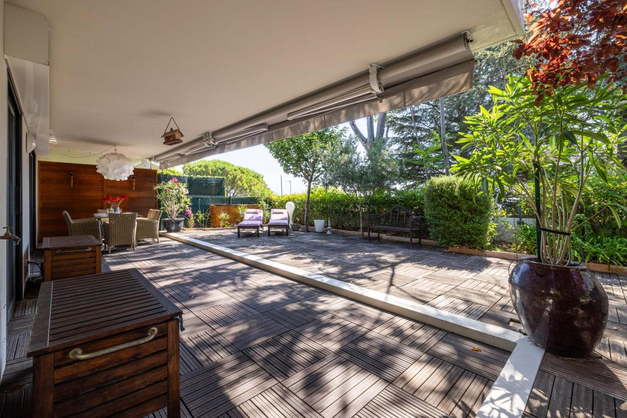 De La Colline - Welkeys Nice