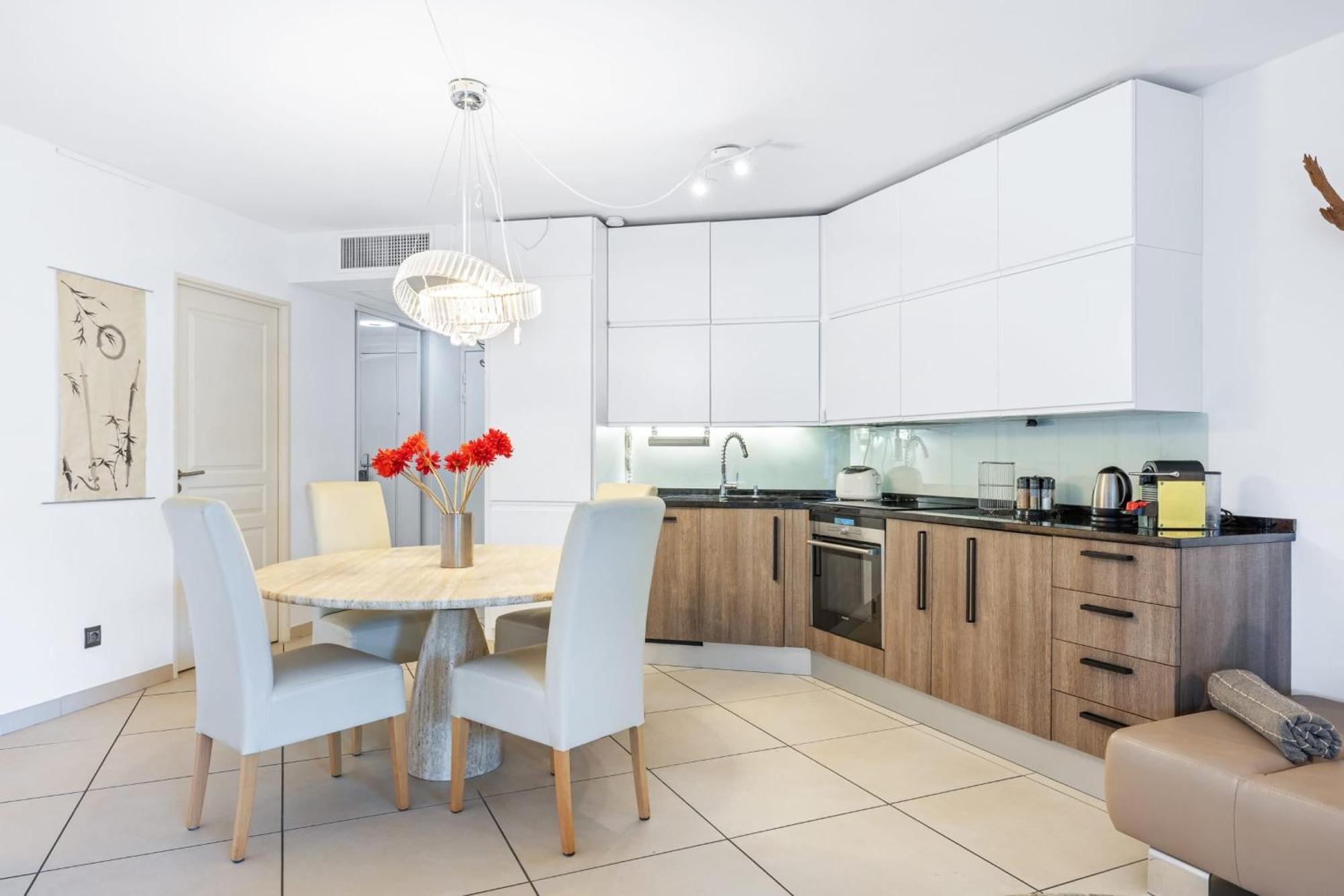 De La Colline - Welkeys Nice