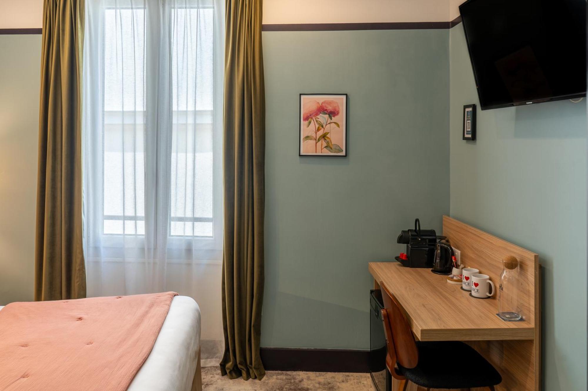 De France, Un Ammi Hotel