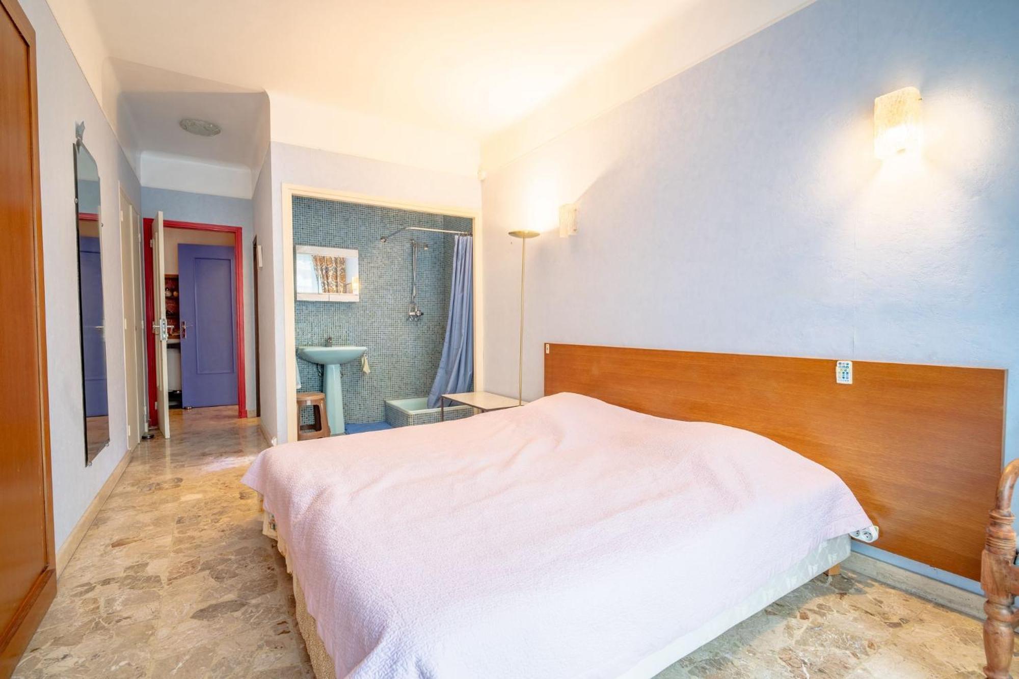 Big 140m2 5min Walk To Sea &promenade 3 Double Rooms,big Living 42m2, 3 Showers,9 Beds, Free Parking