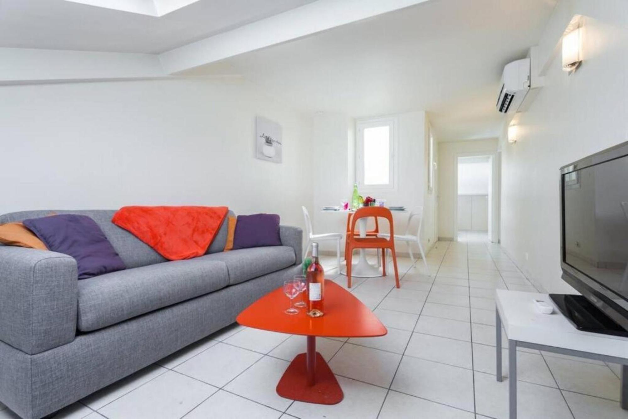 Port 3 - Spacious And Central W Ac On The Port