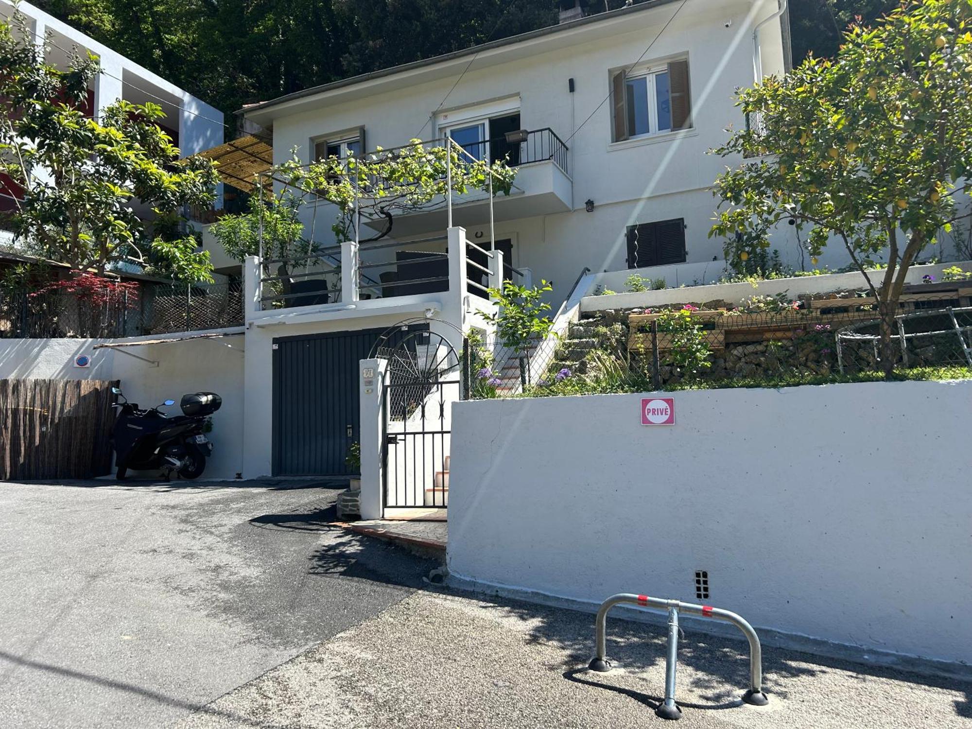 Apartment Climatise Avec Terrasse Ombragee Dans Maison Au Calme Et Dans La Verdure