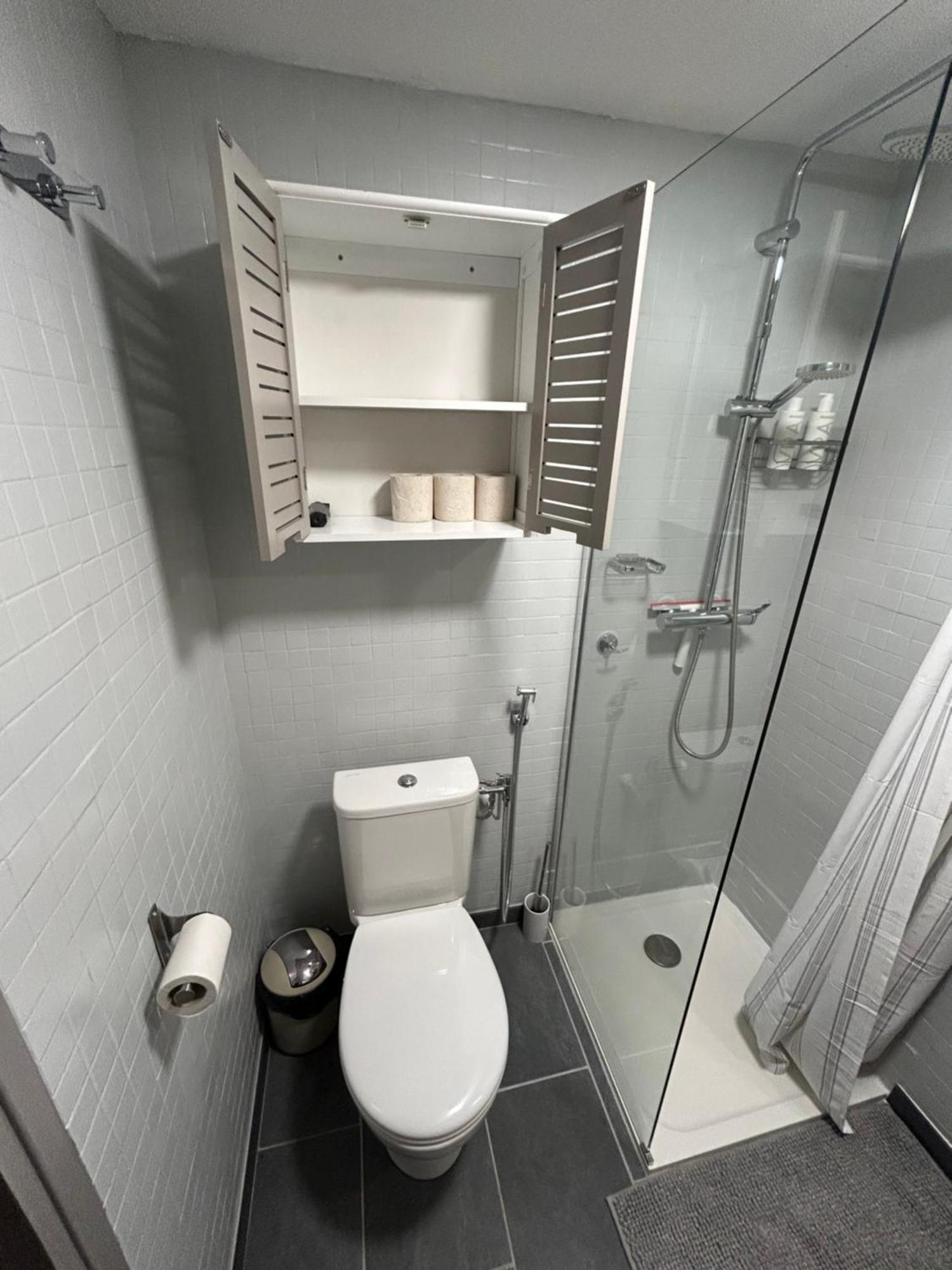 Apartment Climatise Avec Terrasse Ombragee Dans Maison Au Calme Et Dans La Verdure Nice