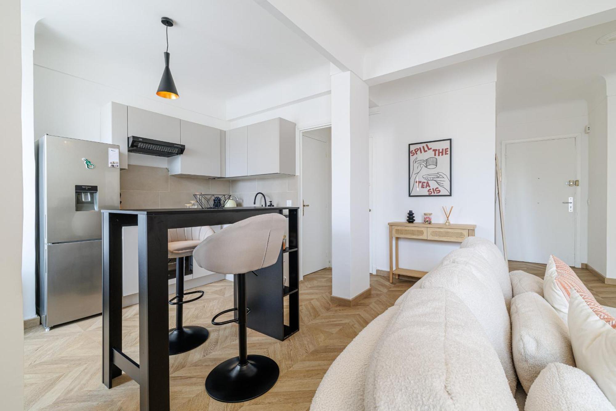 Wide & Cozy 1 Bdr Downtown Apartment *