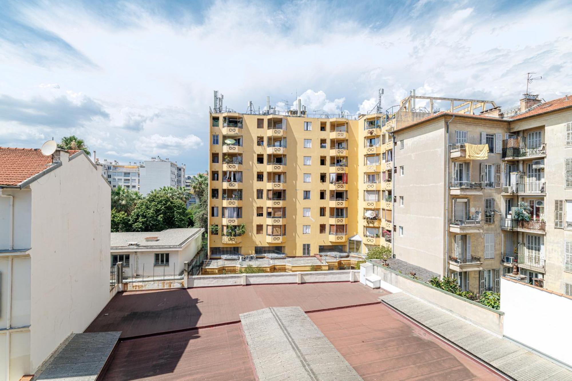 Apartment Wide & Cozy 1 Bdr Downtown Nice