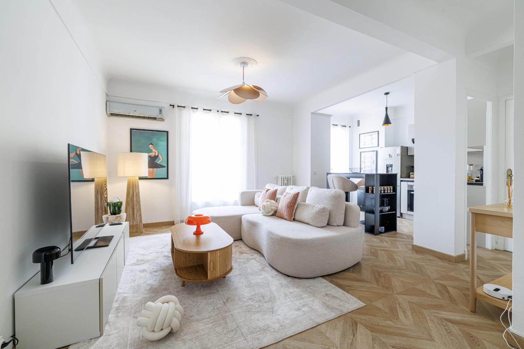 Apartment Wide & Cozy 1 Bdr Downtown Nice