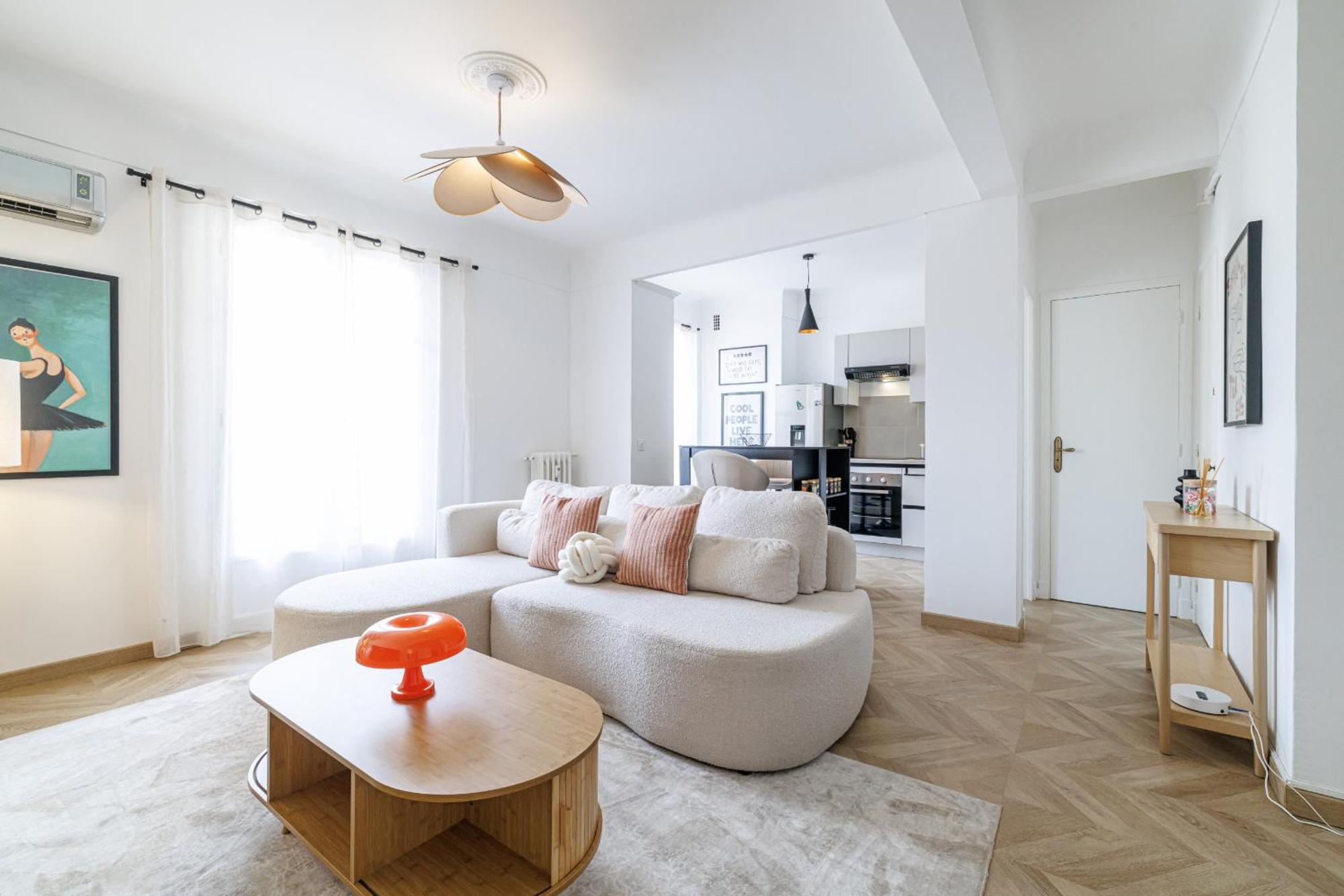 Wide & Cozy 1 Bdr Downtown Apartment