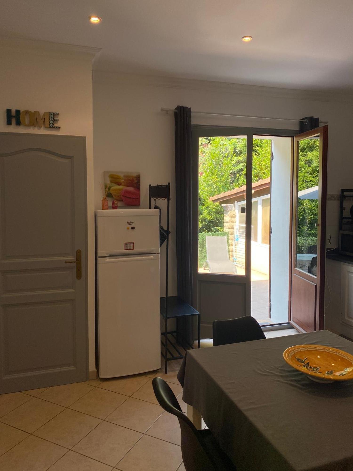 Serenice - F2 Au Calme, Climatise, Wifi Et Parking Gratuit