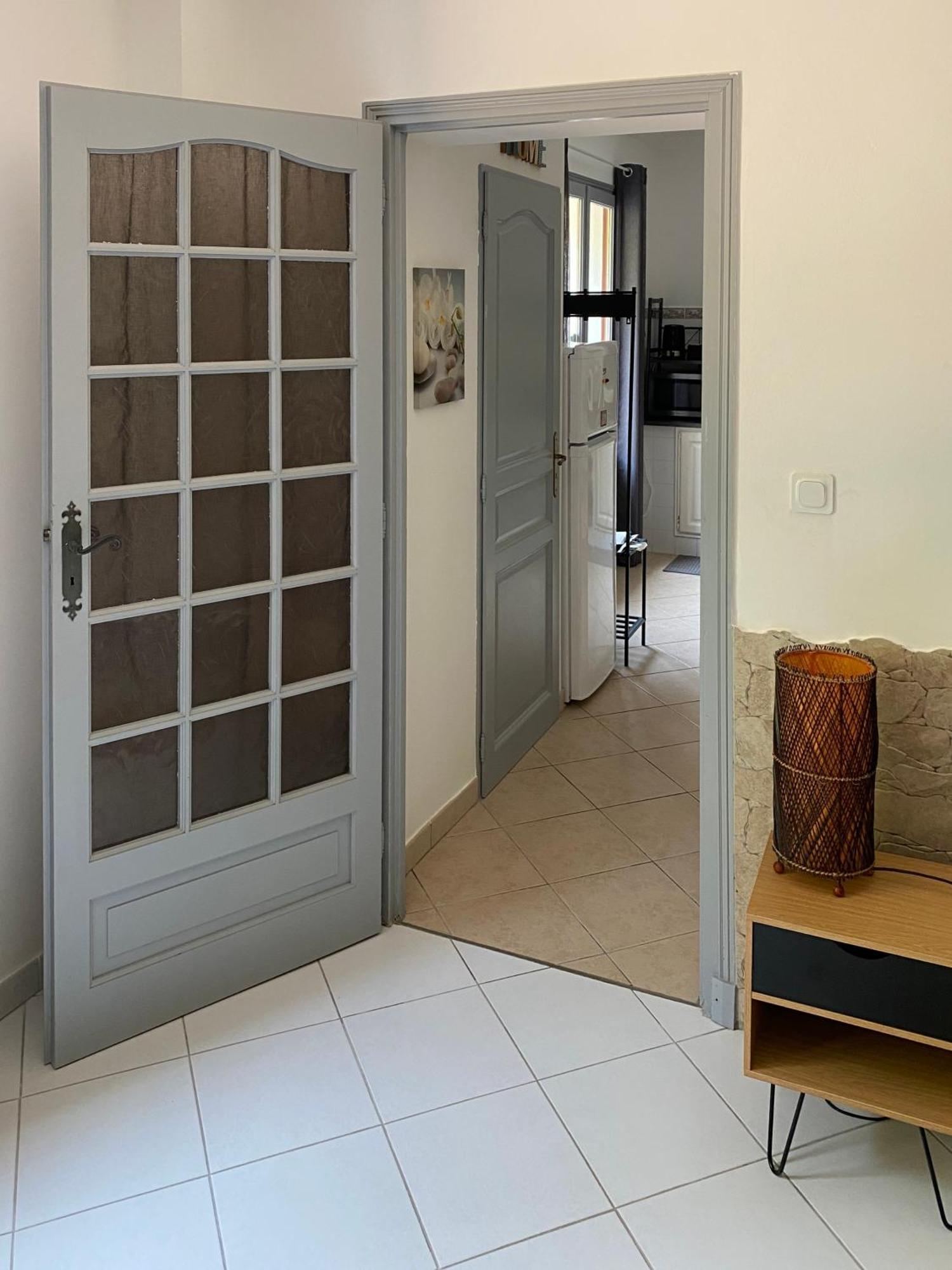 Serenice - F2 Au Calme, Climatise, Wifi Et Parking Gratuit Nice