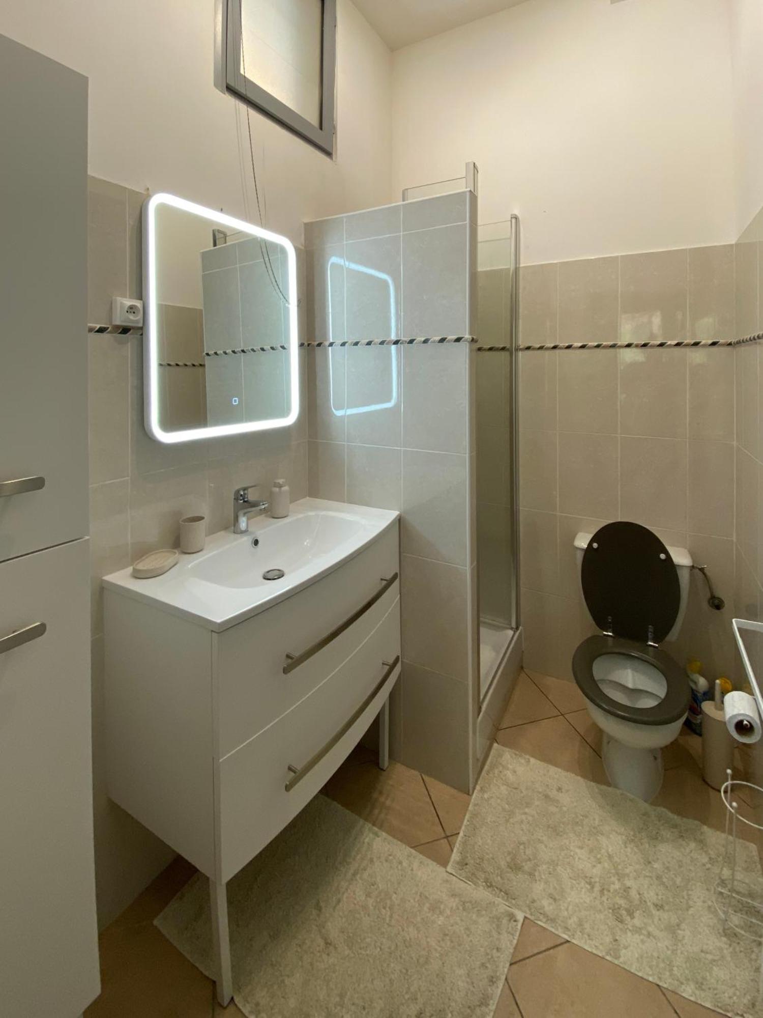 Serenice - F2 Au Calme, Climatise, Wifi Et Parking Gratuit * Nice