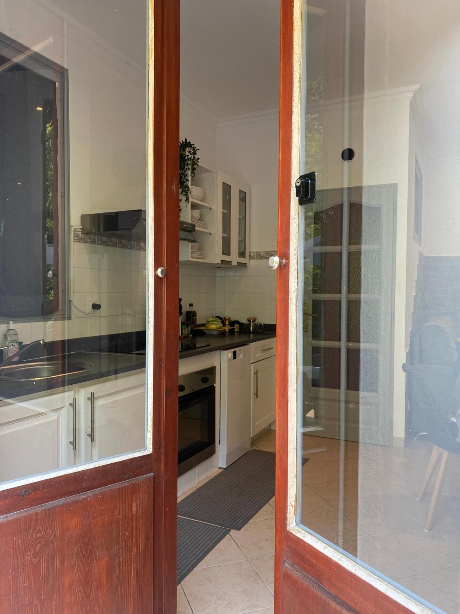 Serenice - F2 Au Calme, Climatise, Wifi Et Parking Gratuit Holiday home