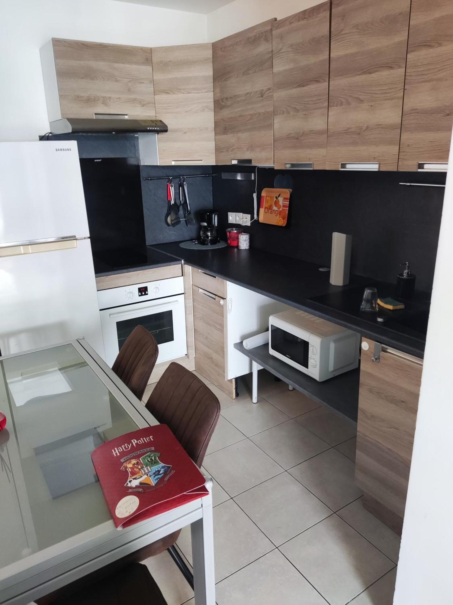 Deux Pieces Bien Situe Et Pratique * Nice