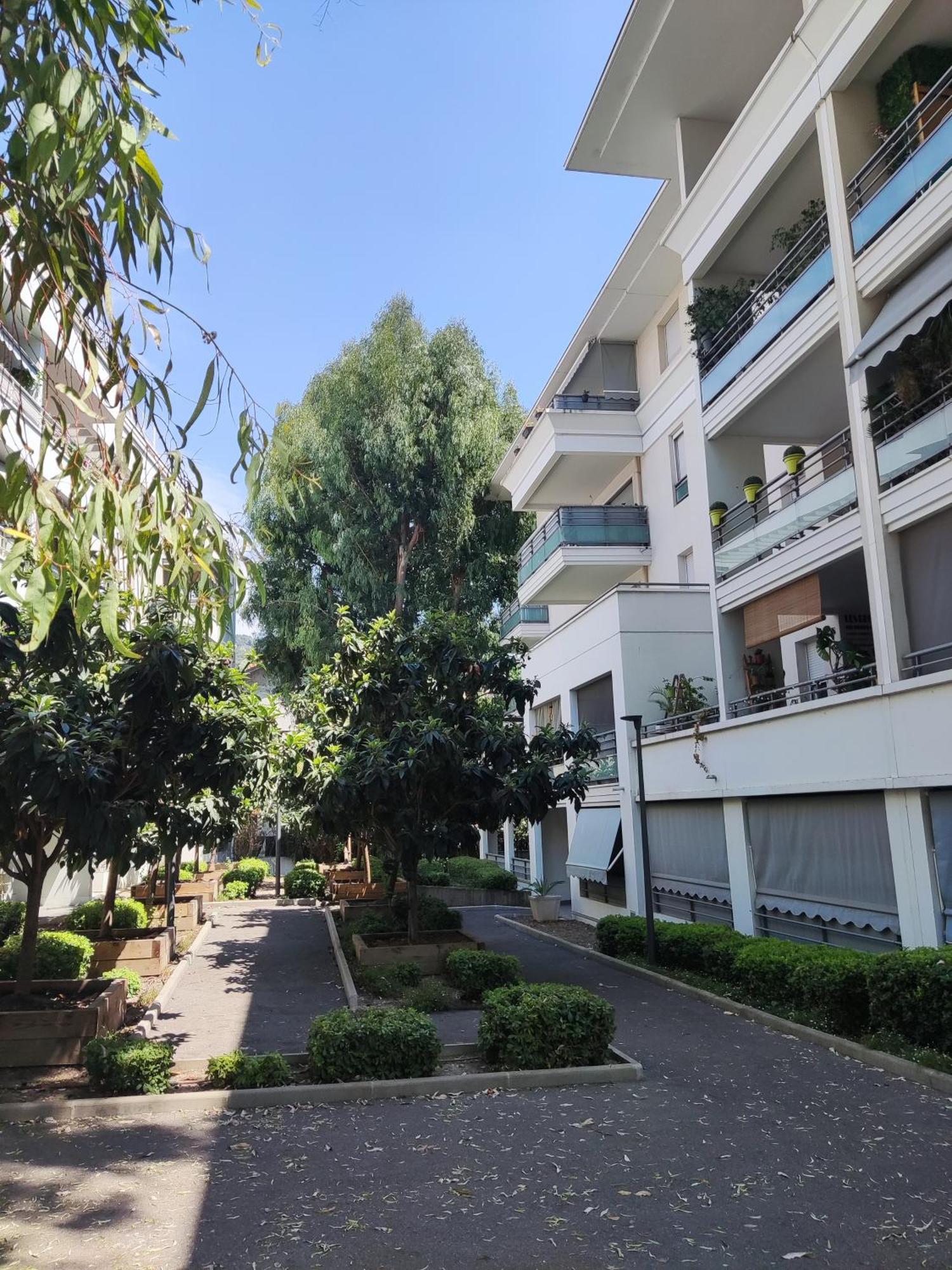 Apartment Deux Pieces Bien Situe Et Pratique Nice