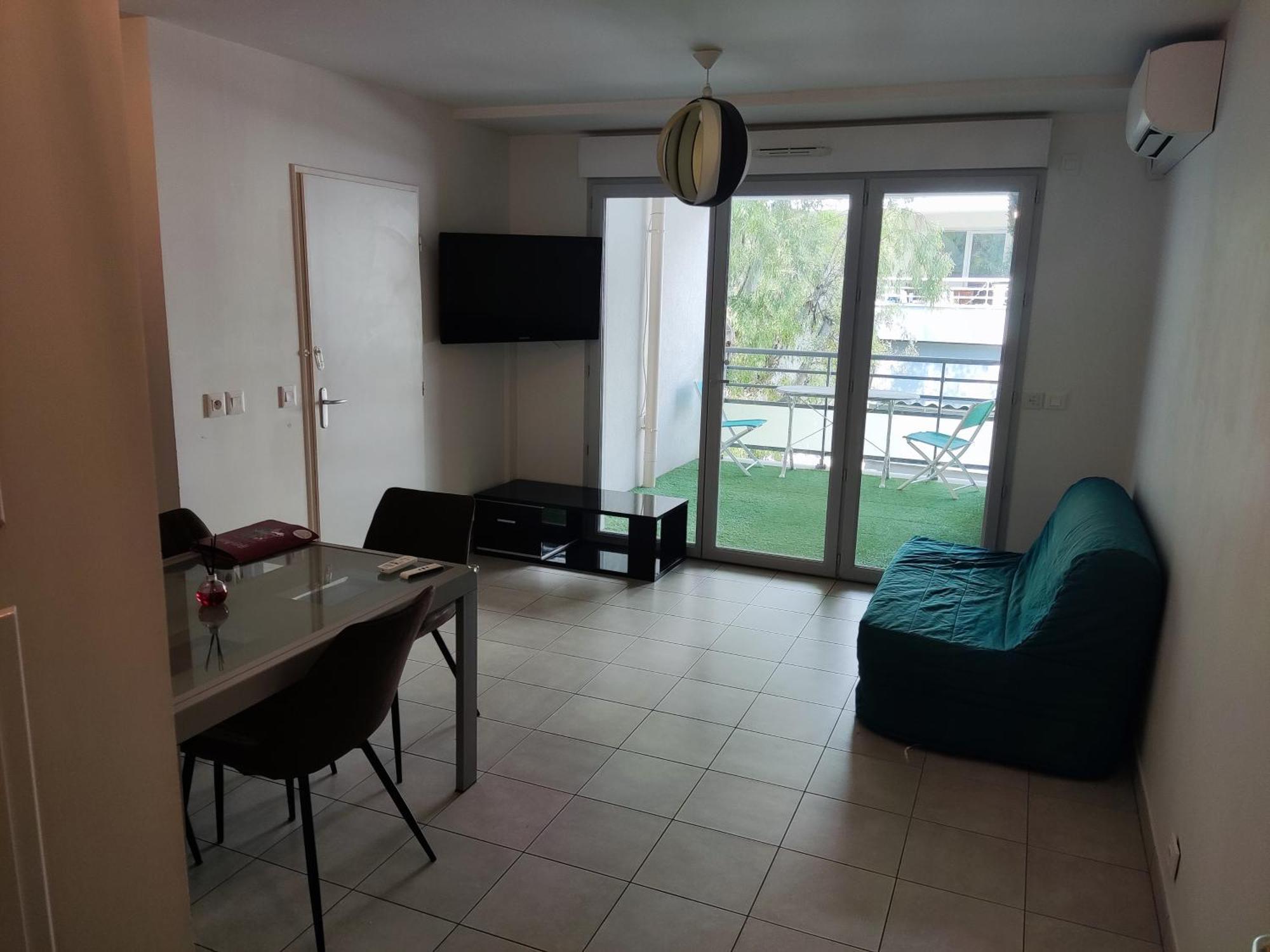 Deux Pieces Bien Situe Et Pratique Apartment