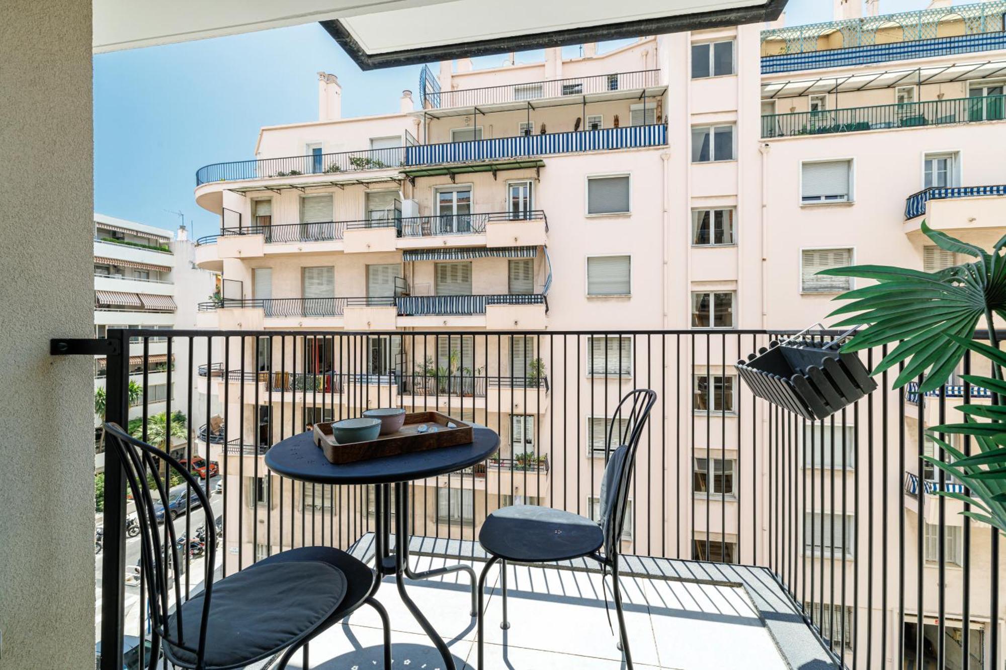 2 Pieces Lumineux Quartier Du Port Apartment Nice