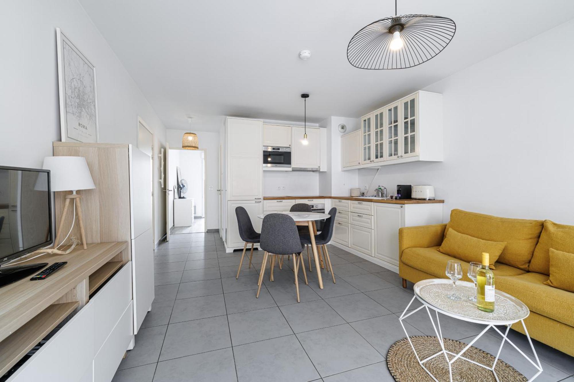 2 Pieces Lumineux Quartier Du Port Nice