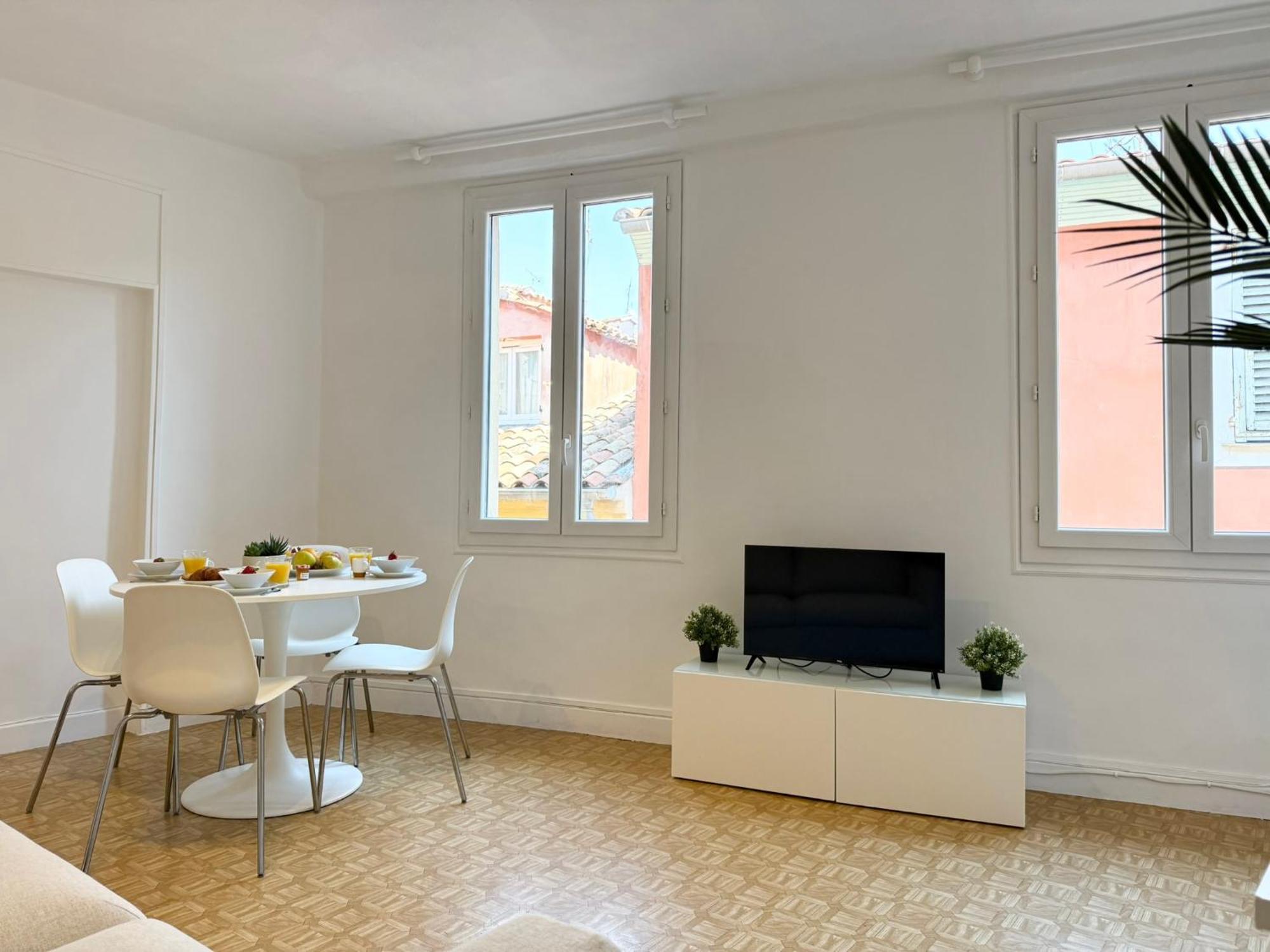 2 Pieces Proche Apartment *