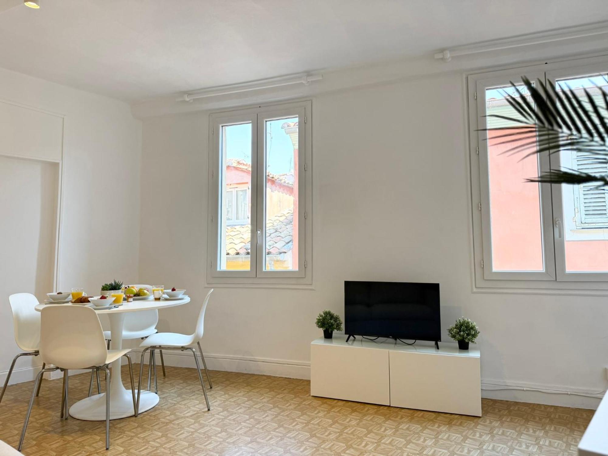 2 Pieces Proche Apartment *