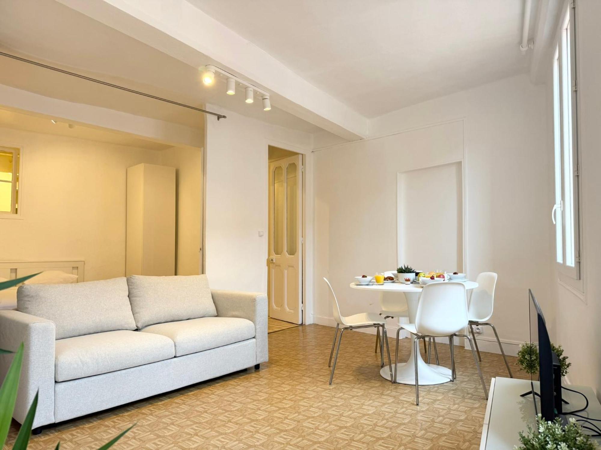 Apartment 2 Pieces Proche *
