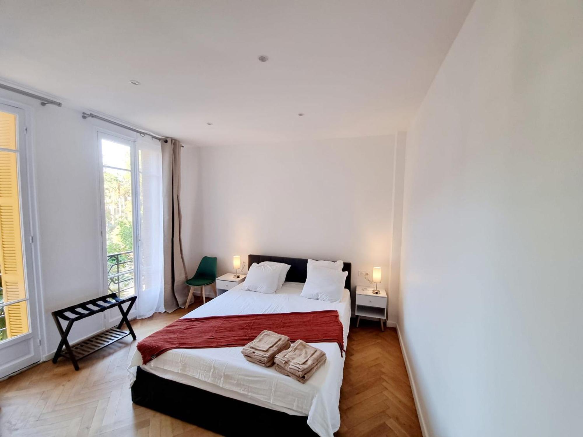 Spacious Family Near Sea - Nice