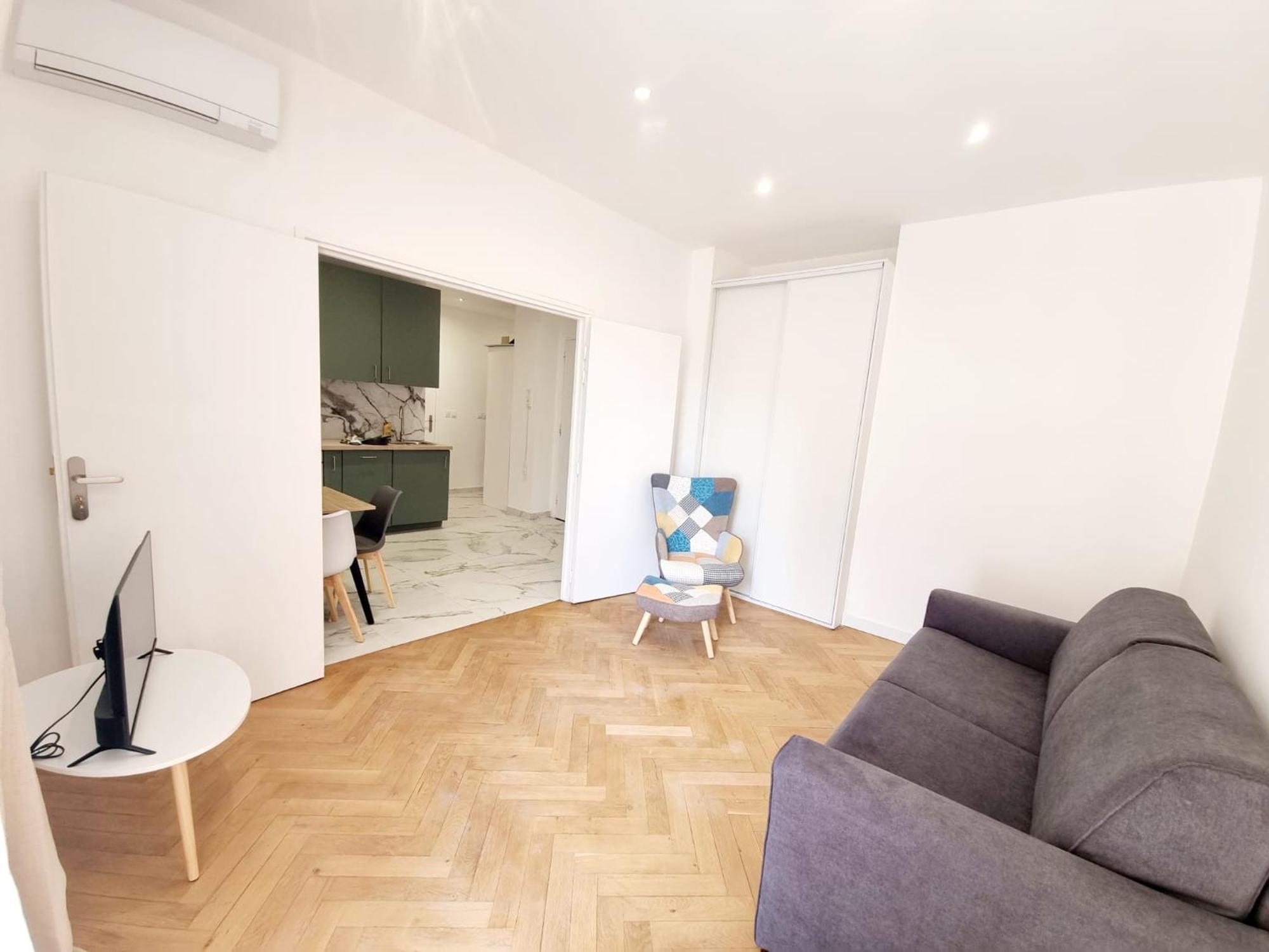 Spacious Family Near Sea - Apartment *