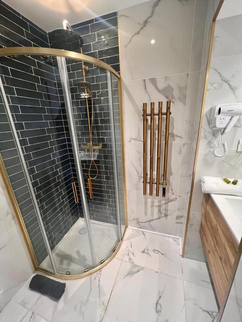 Apartment Moon - 37 *