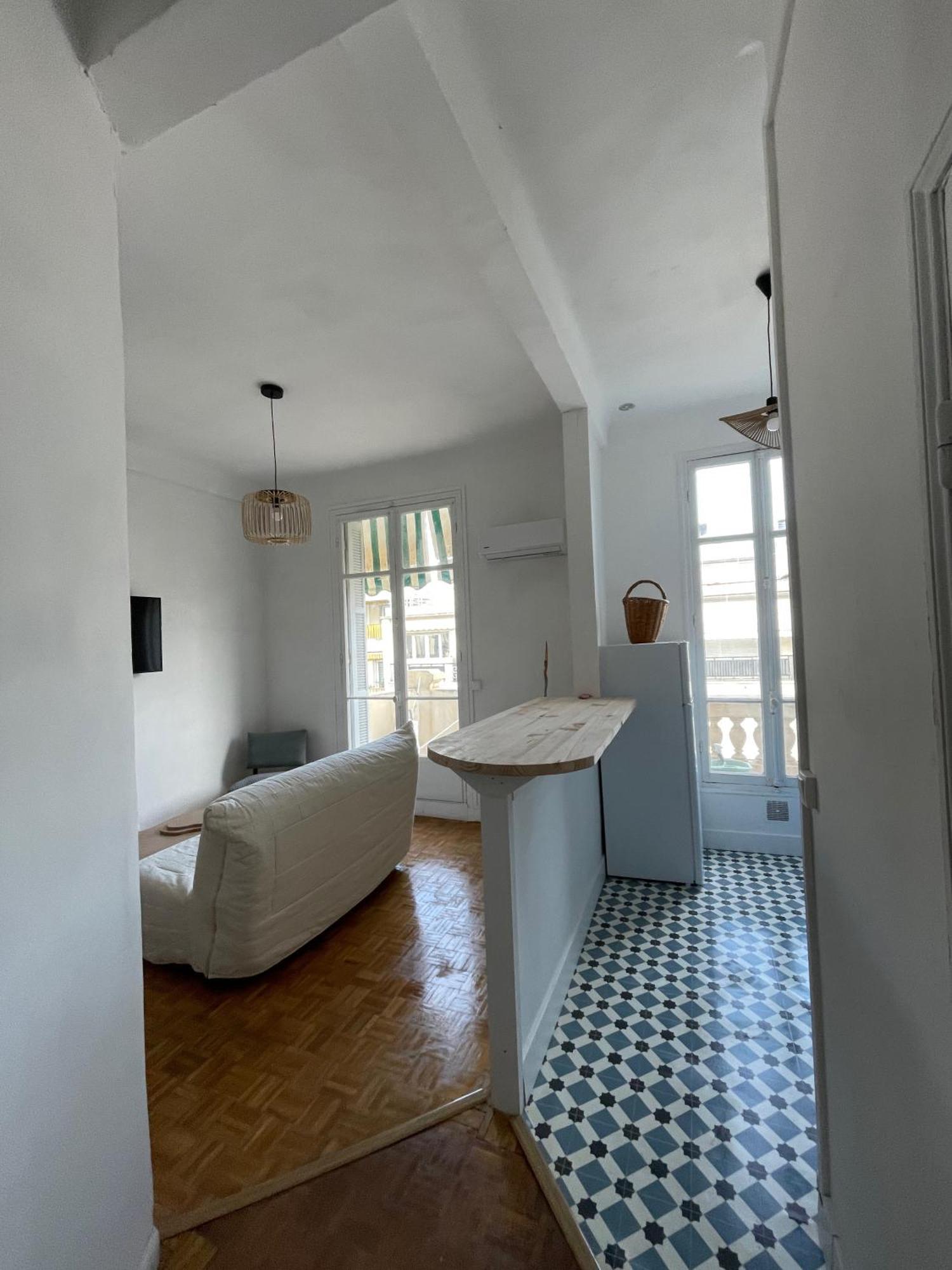 Centre Palais Ophelia Apartment