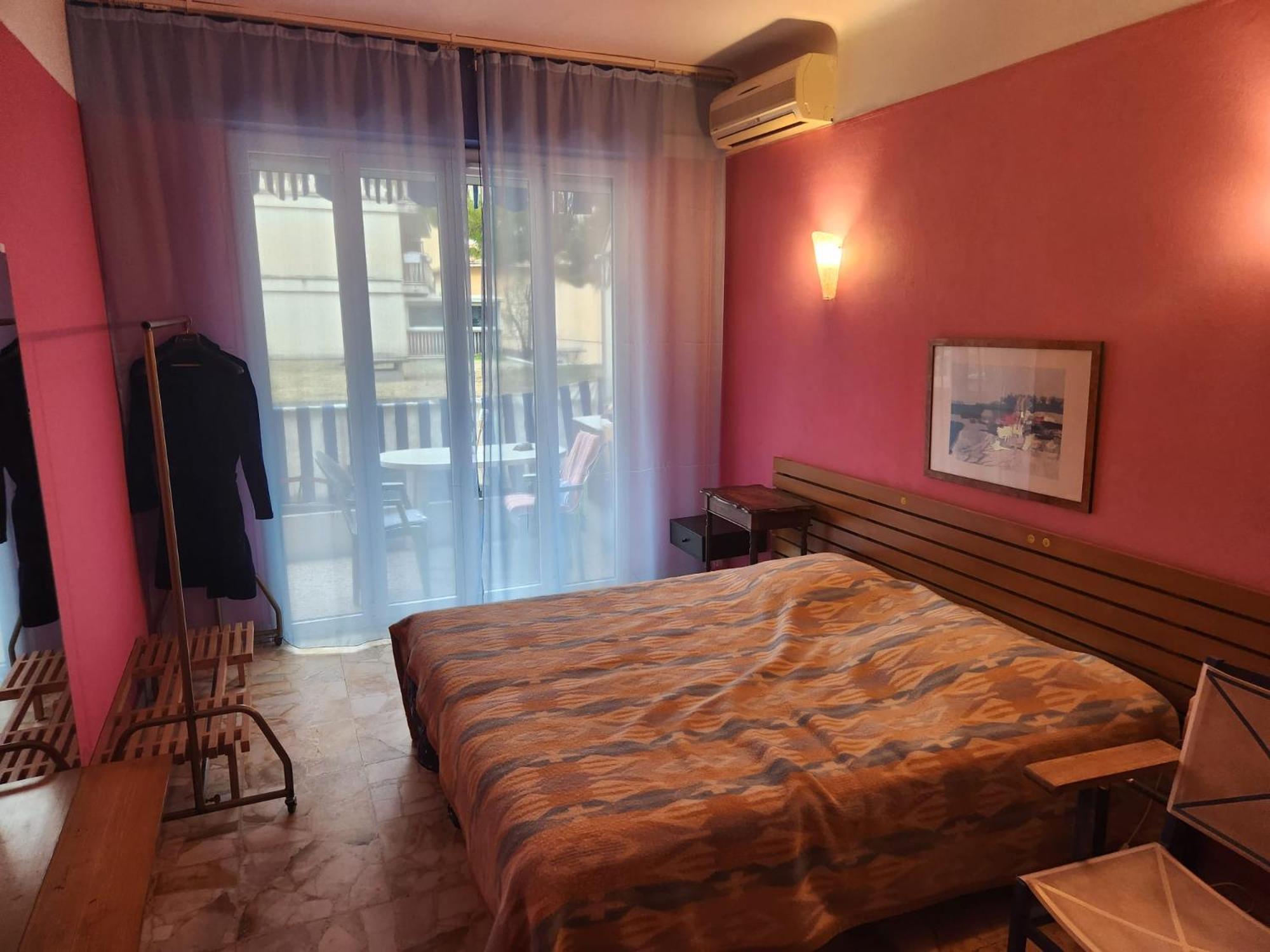 Big 140m2 5min Walk To Sea &promenade 3 Double Rooms,big Living 42m2, 3 Showers,9 Beds, Free Parking Apartment Nice