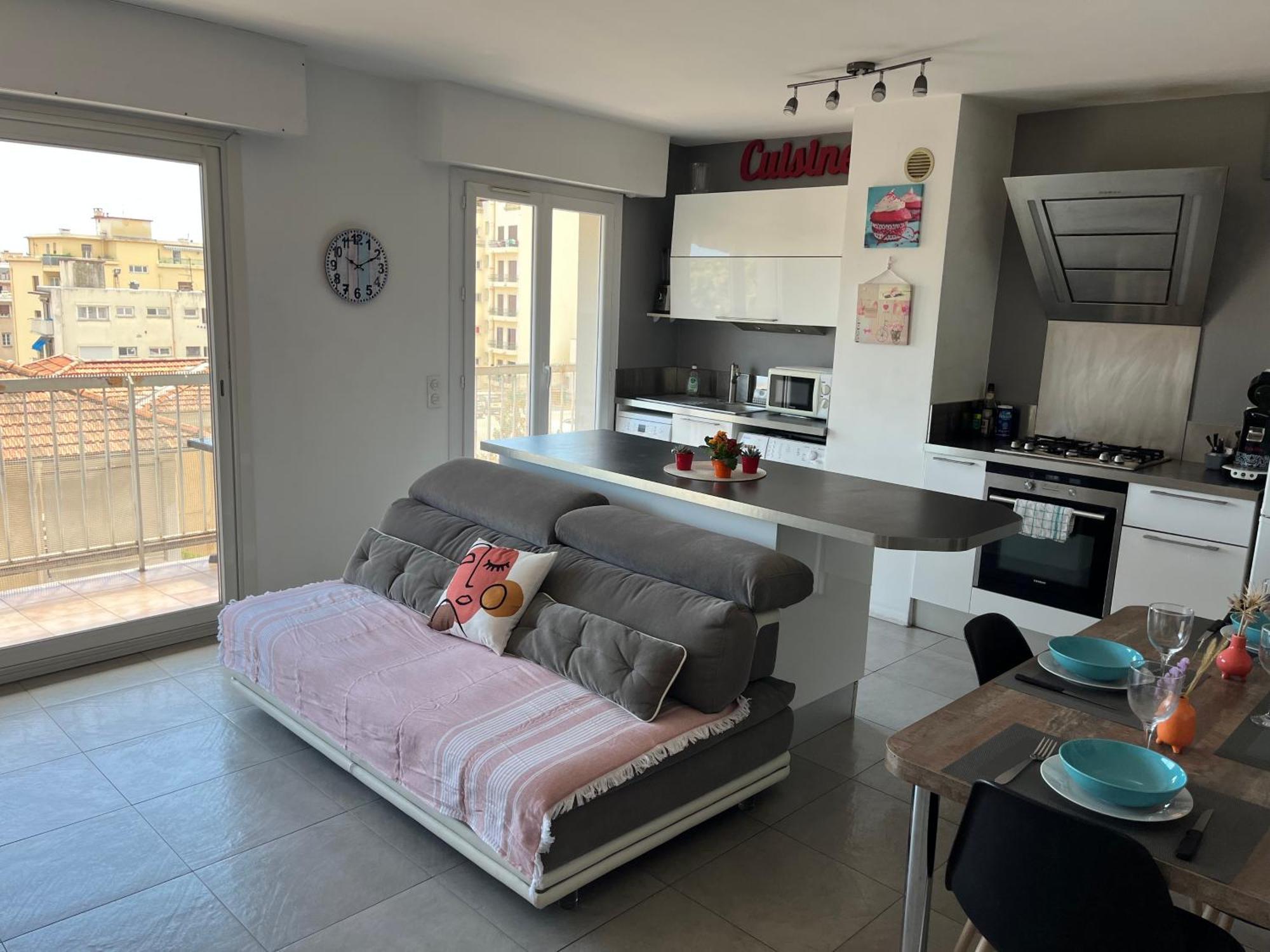 Tres Beau 3 Pieces Spacieux Lumineux Et Climatise * Nice