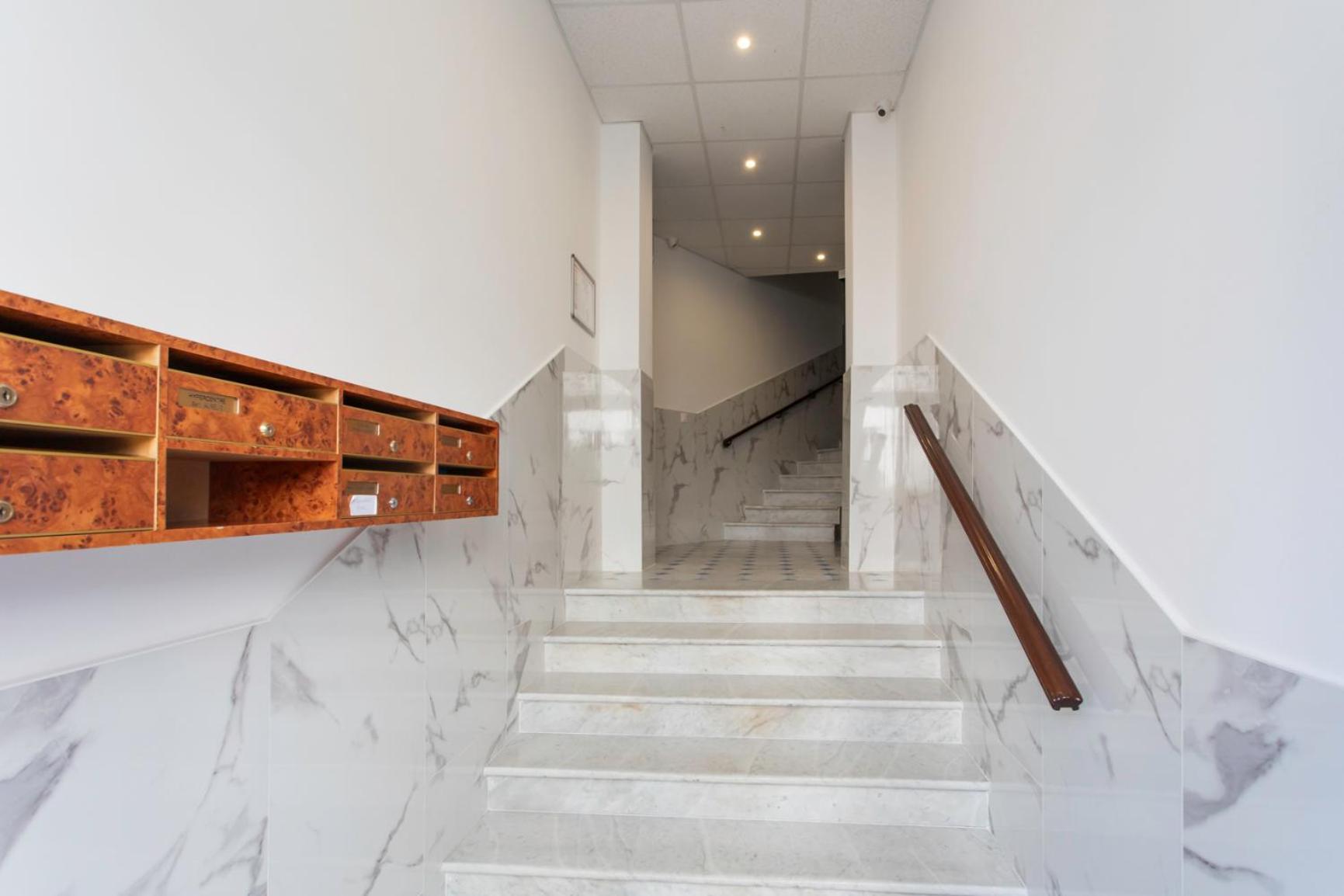#28 1 Bdr Flat Ac Balcony Hper 10mins To & Old Town Apartment *