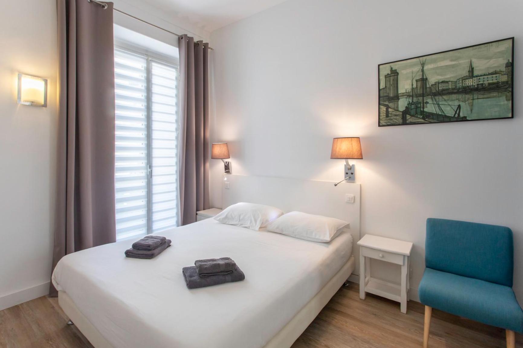 #28 1 Bdr Flat Ac Balcony Hper 10mins To & Old Town * Nice