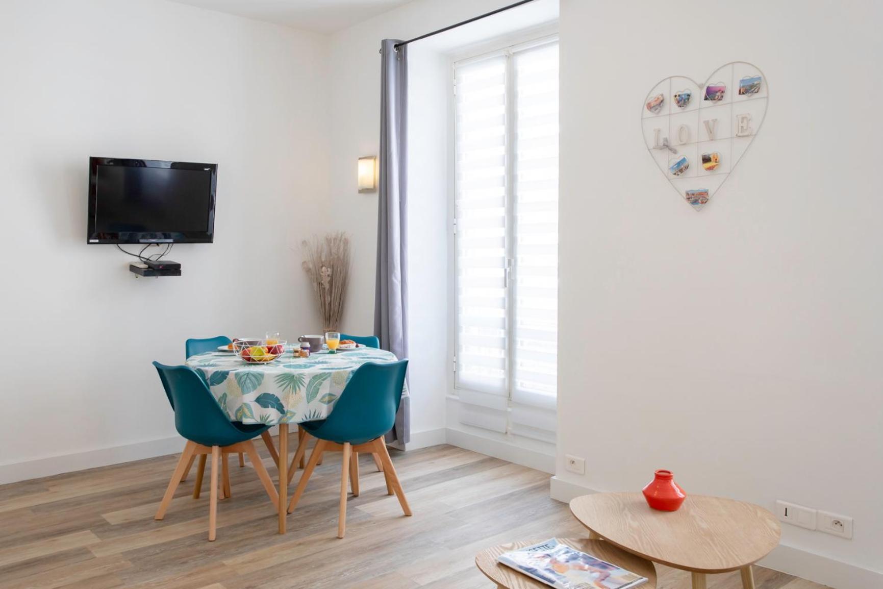 #28 1 Bdr Flat Ac Balcony Hper 10mins To & Old Town Apartment