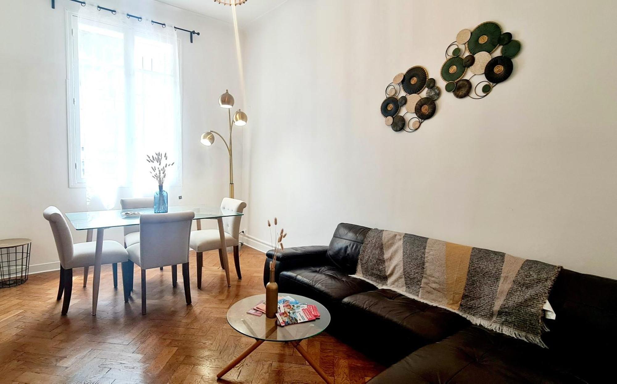Apartment Spacieux & Gare A Pied
