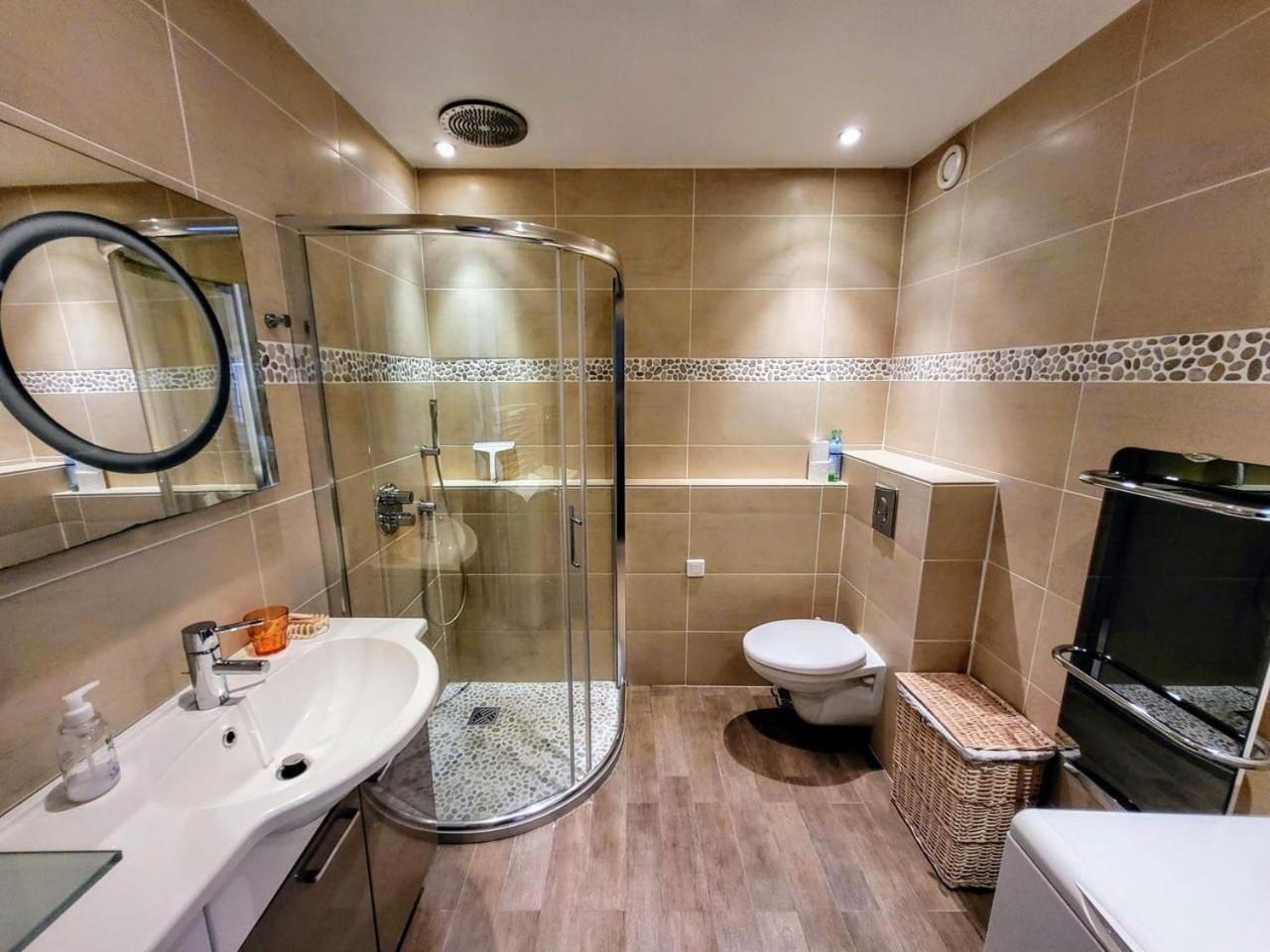 Ferber Garden - De Charme Avec Deck Prive