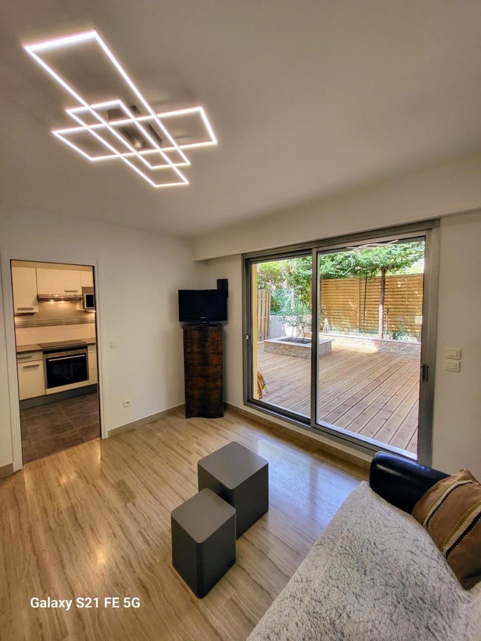 Ferber Garden - De Charme Avec Deck Prive Apartment Nice