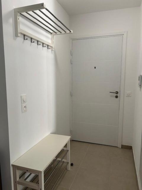 Neuf T2 Calme Avec Terrasse - Proche Marche Liberation Apartment *