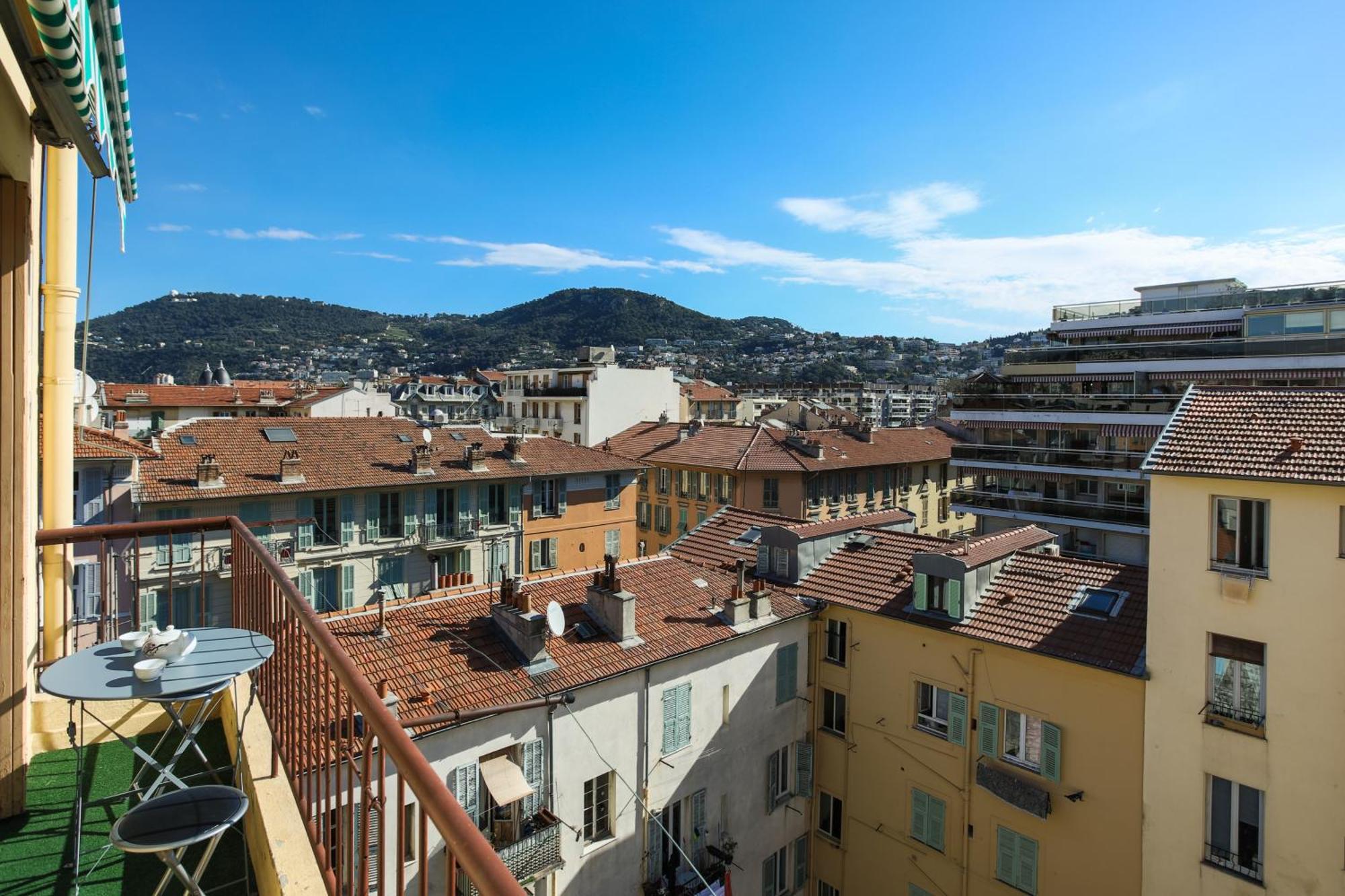 Apartment Chic Centre Au Calme Vue Colline