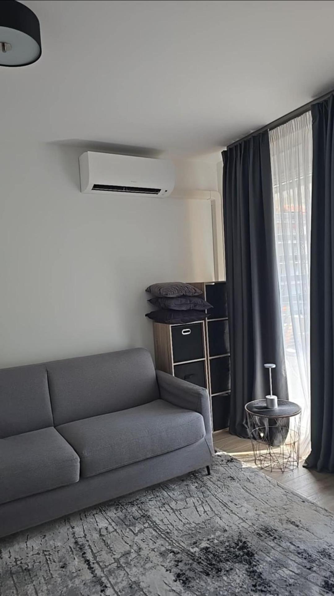 Apartment Lovely 1 Bedroom Vacation With Free Parking. *