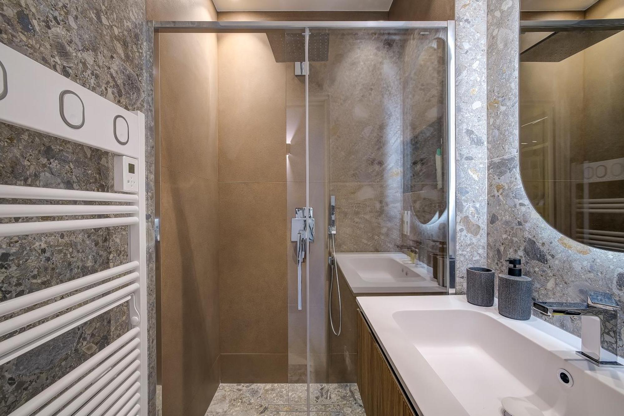 Grand Centre De * Nice