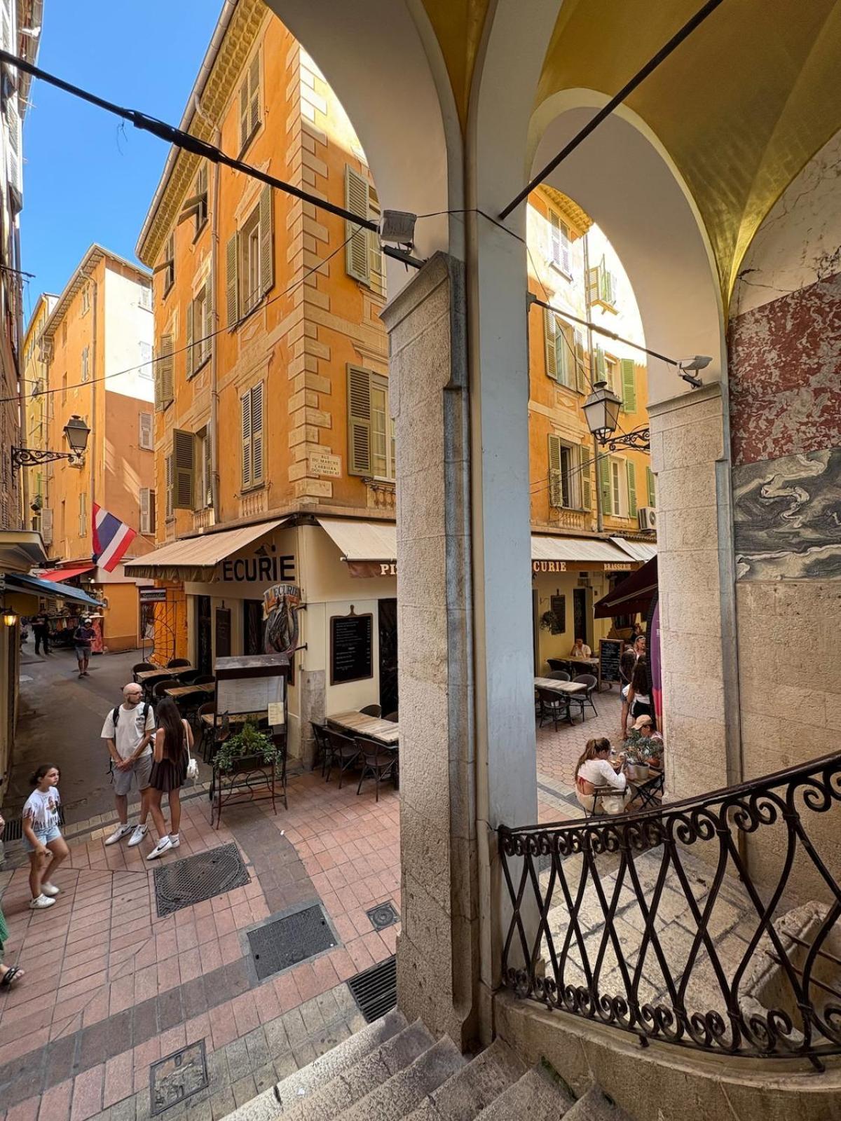 Renove Et Cosy, Vieux Nice, Place Iconique *