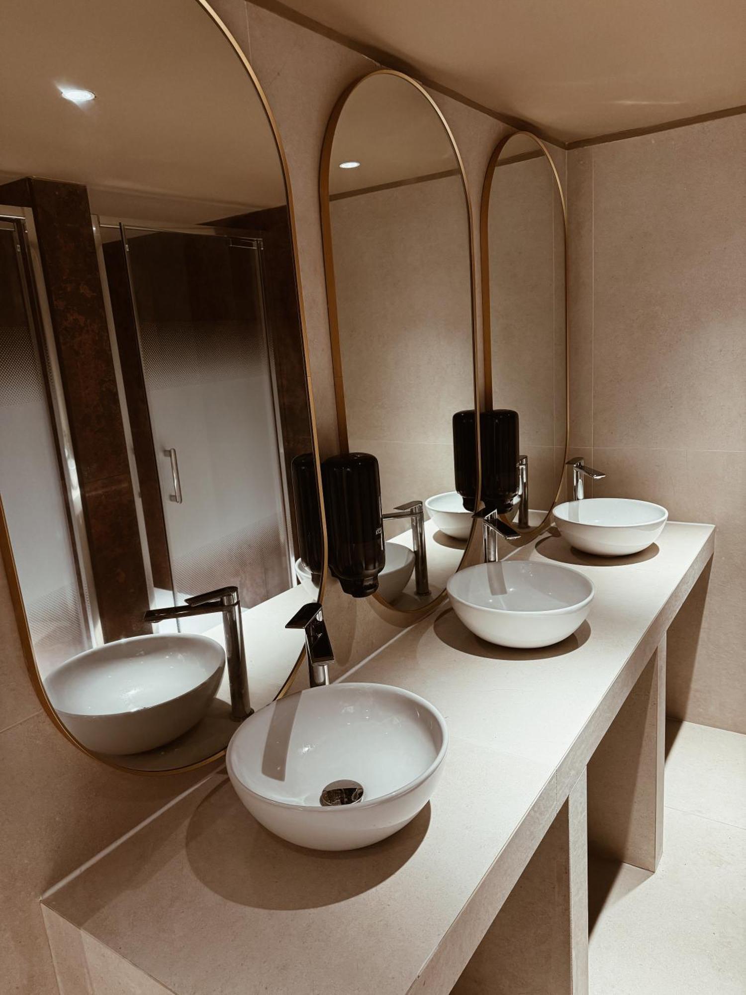 Group Hub Center 20 Beds Private Apartment