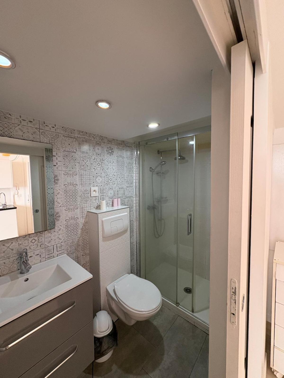 Deluxe Charmant, En Plein Centre Ville, Centre Apartment *