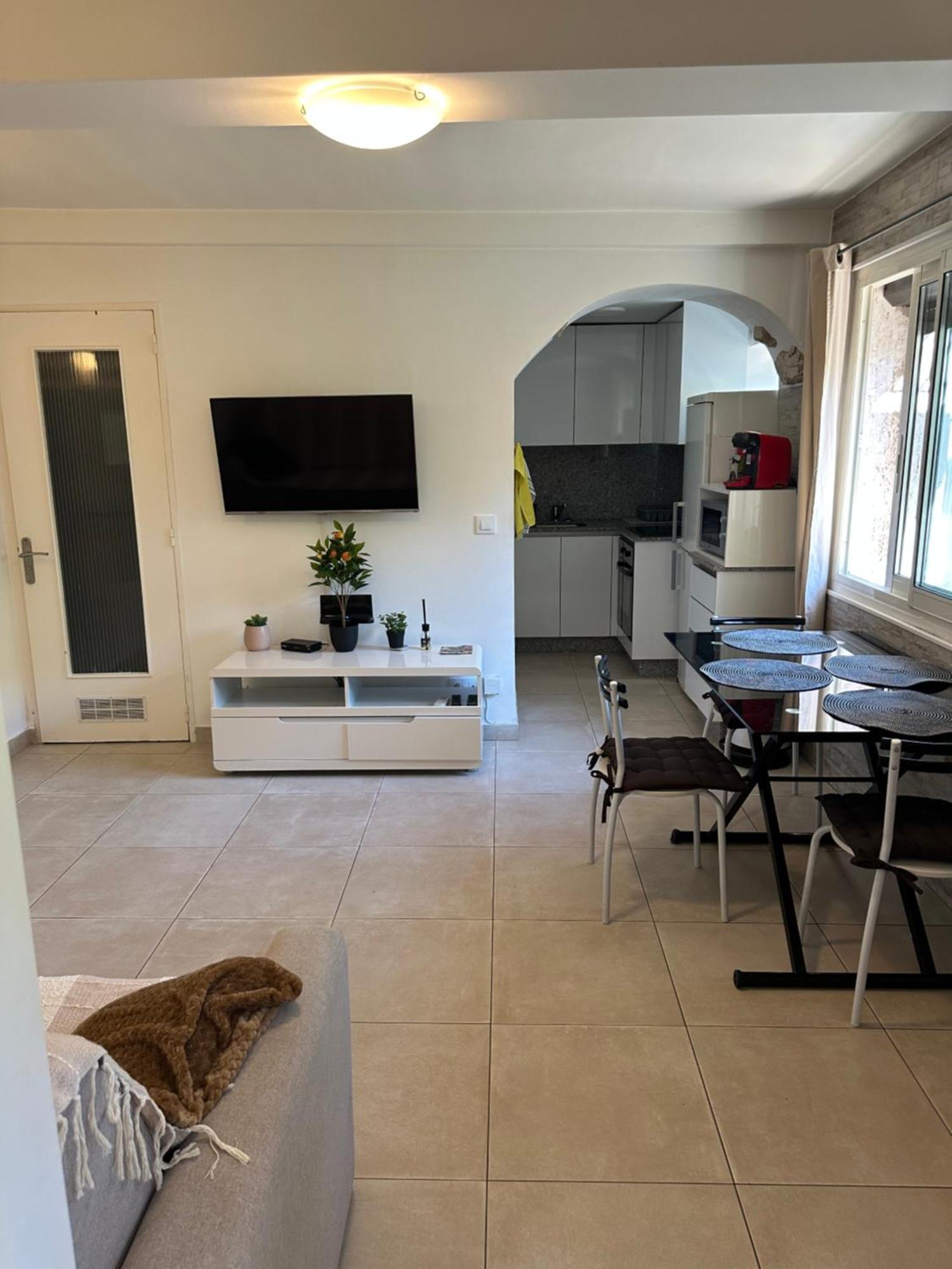 Apartment Agreable 2 Pieces En Comme A La Campagne Nice