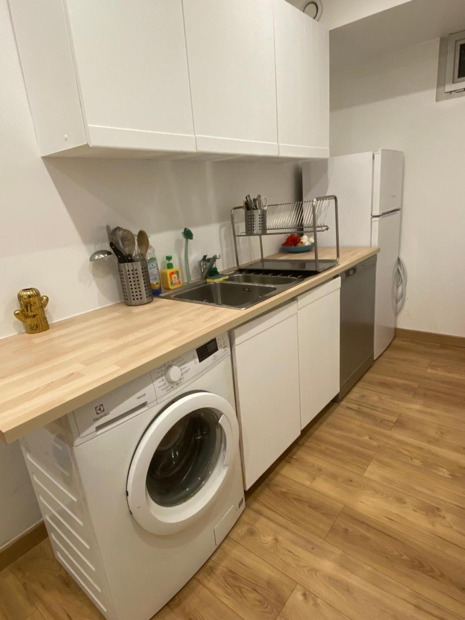 Superbe De 3p Pieces Dans Avec Piscine Et Climatisation Apartment Nice