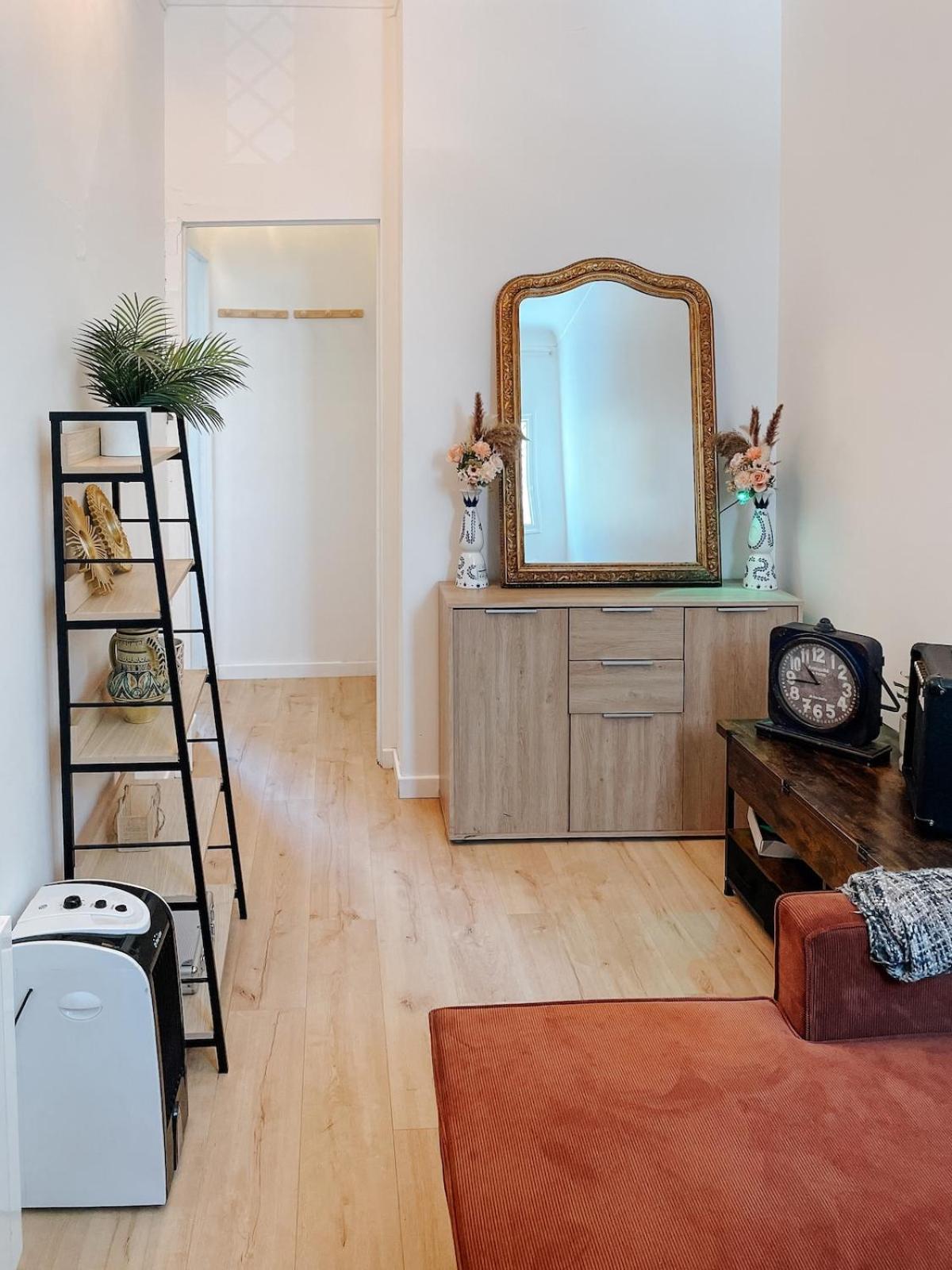 Appartement T2 Calme Avec Parking Gratuit * Nice
