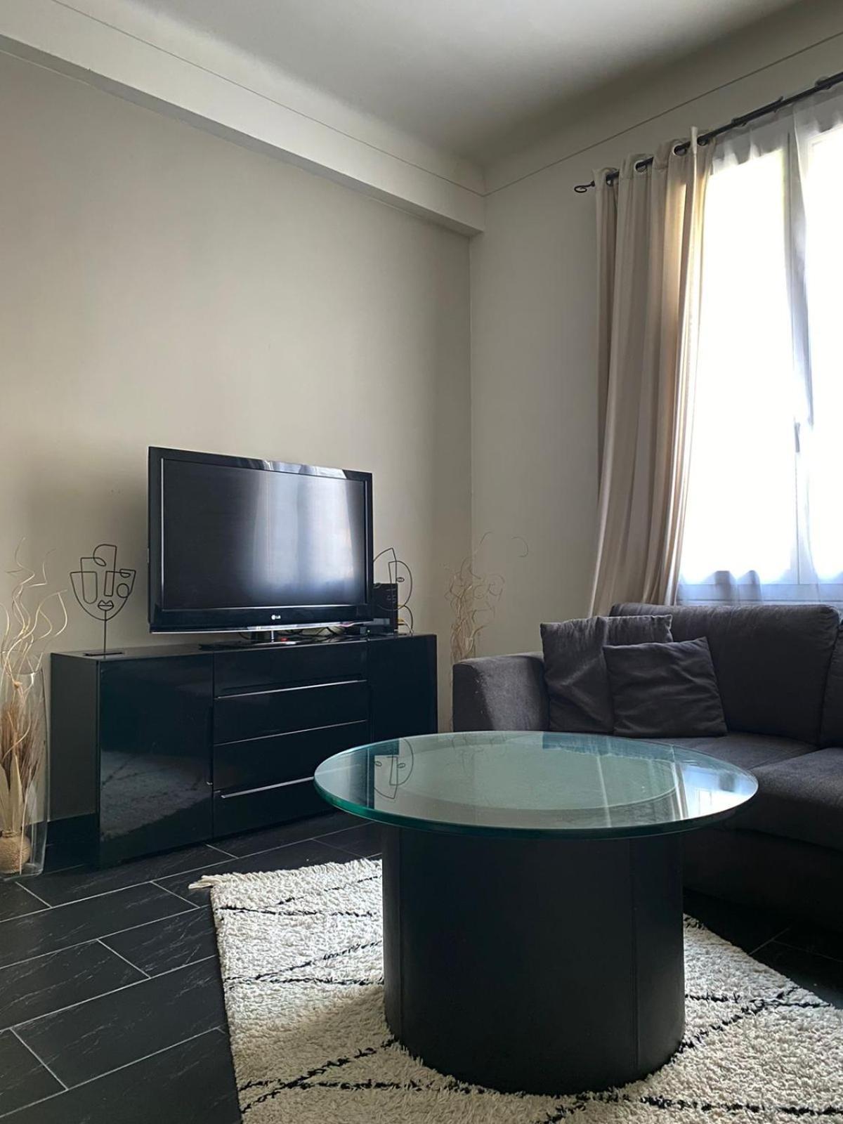 Republique Apartment *