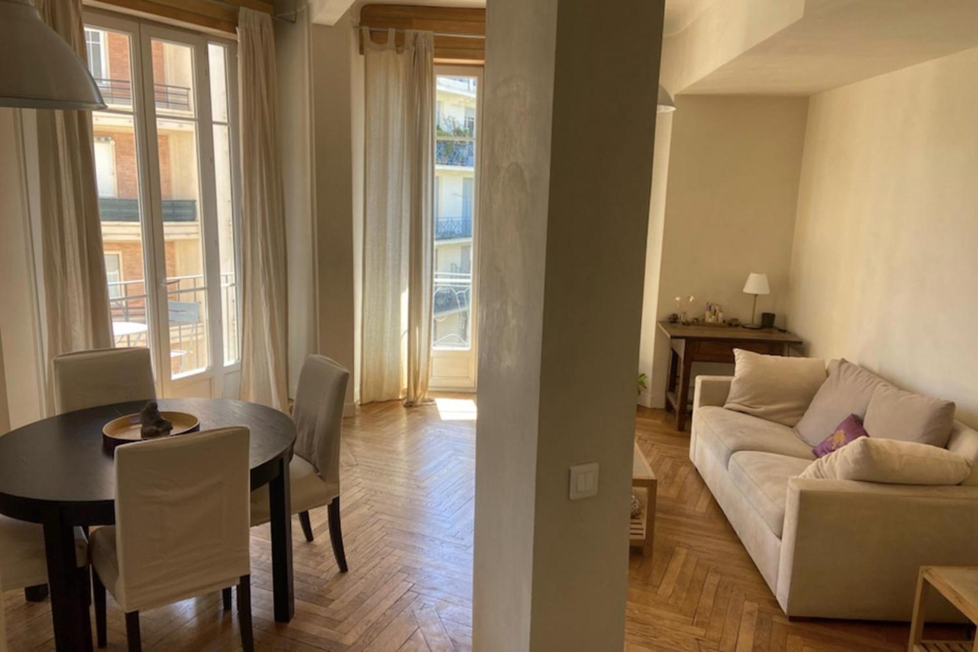 56m With Balcony In Rotunda Near The Sea Apartment Nice