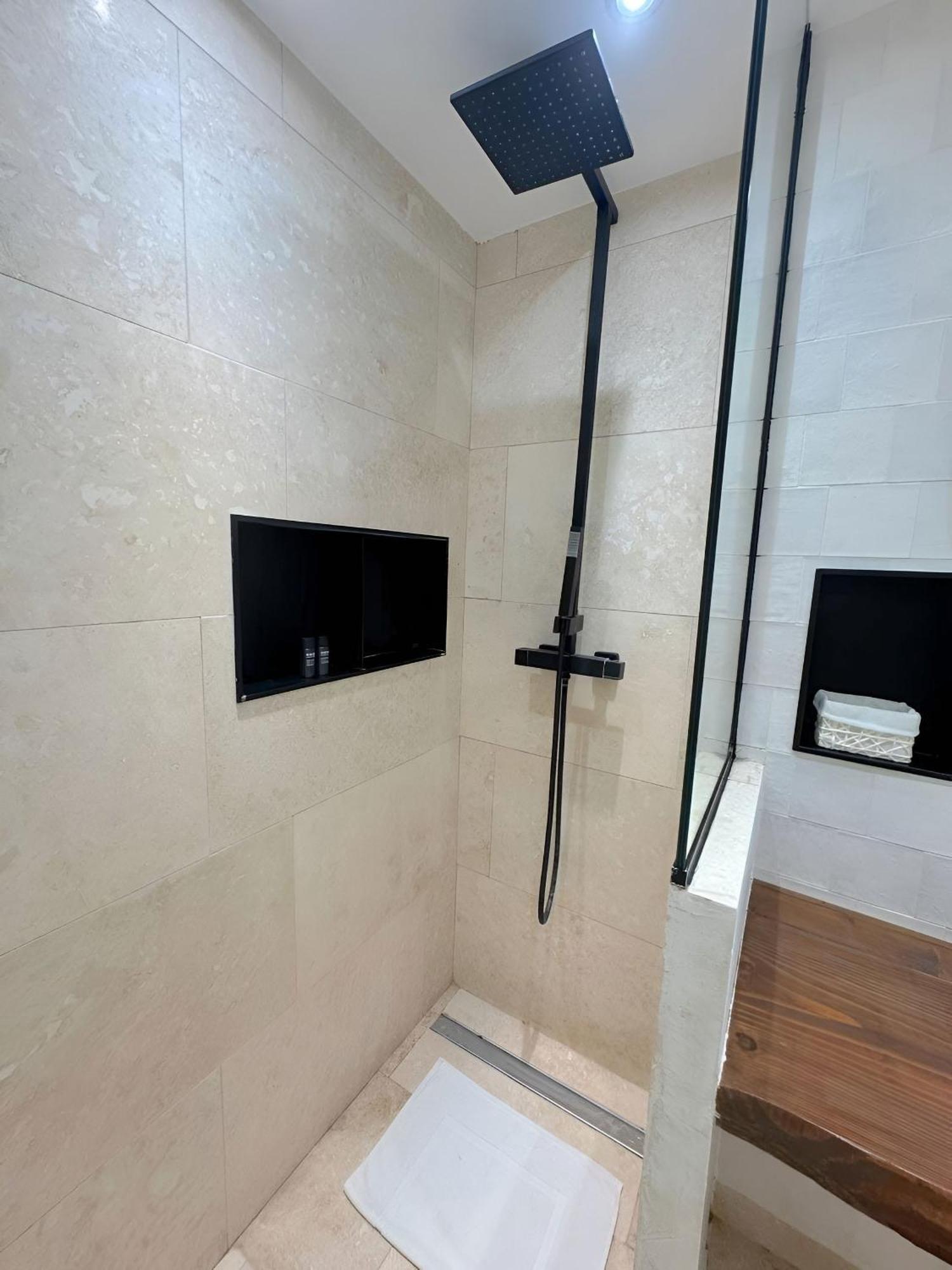 ⁂ Vieux-nice Climatise: Charme Commodites *